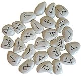 Diese Rune Set bietet Ihnen 25 weiß Harz Steinen. Ein Set der Runen das gesamte ältere Futhark und auf enthält Blank Rune Stein.