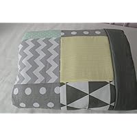 VERSANDKOSTENFREI für DE Krabbeldecke im Patchworkstyle personalisiert mit geometrischen Formen