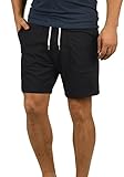 Die kurze Sweat Shorts ist ein wahrer Allrounder: Dank bester Baumwoll-Qualität ist sie die perfekte Sporthose, macht sich super als leichte Sommerhose oder als gemütliche Sweathose für chillige Couch-Tage.