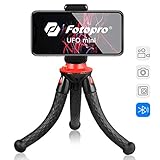 【Compatibilidad grande】 El trípode para iPhone con tornillo estándar de 1/4 "es compatible para la mayoría de los teléfonos inteligentes, dispositivos Gopro, cámaras web, etc. Y la montura del teléfono funciona bien en la mayoría de los teléfonos inteligentes, como iPhone X / 8, 8 Plus 7/7 + / 6s + / 6s / 6 / 5s, Samsung, Huawei, Xiaomi. El peso máximo recomendado es de 1,2 kg para un rendimiento óptimo. Se incluye control remoto por Bluetooth.