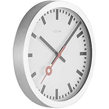 uhr mit schleichendem zeiger