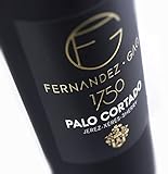 Se presenta en una botella de 50cl de capacidad y posee una graduación de un 21% de alcohol.