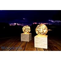 Beleuchtete Glaskugel mit Holzkubus Stimmungslicht Ambiente Design Handgefertigt Natur zur Dekoration für jeden Anlass Batteriebetrieben [Energieklasse A++]