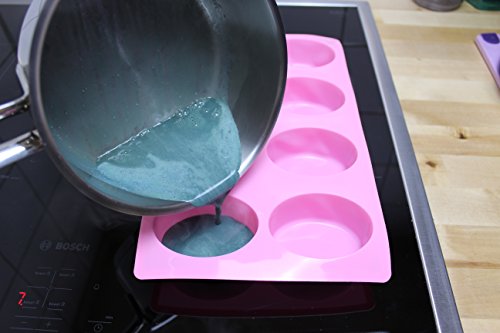 Unitedcovers Silikonform mit 8 Hohlräumen mit Hängeaussparung – für ovale, füllige und perfekte selbstgemachte Seifen – Versand aus Deutschland - 6