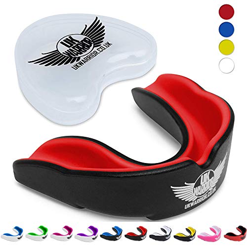 Protector bucal de UK Warrior, de goma, ideal para deportes de contacto, artes marciales, kárate, rugby, artes marciales mixtas, boxeo, hockey, fútbol, estuche, instrucciones para hervir y morder (idioma español no garantizado), color rojo & negro, tamaño Adulto