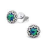 Die Ohrringe wurden aus 925 Sterling Silber gefertigt. Durch eine Oxidierung des Silbers sind die Ohrstecker sehr unempfindlich und erhalten ihre gewünschte schwarze Oberfläche