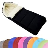 Der Fußsack ist innen aus kuscheliger Wolle und außen aus wasser- und schmutzabweisenden, hochwertigen Polyester hergestellt.