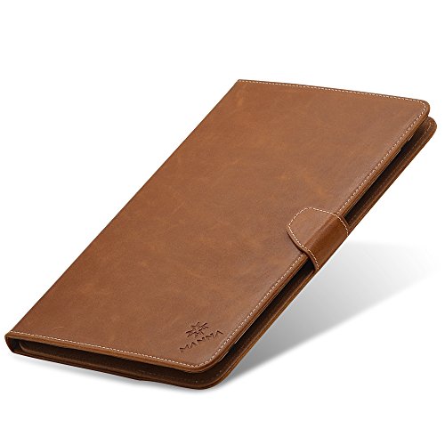 MANNA UltraSlim Universal-Schutztasche für Tablets mit 8 bis 10 Zoll Displaydiagonale | Kunstleder, braun , farblich abgesetzte Naht | EasyStand - in zwei Positionen aufstellbar | CleverStrap - Handgurt | Innenpolsterung aus braunem Mikrovlies