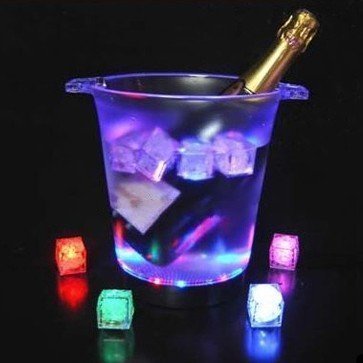 Dreamhigh 12 Stück LED Eiswürfel Non Toxic Wasser Dekorative LED-Flüssigkeitssensor für Party-Hochzeit-Club-Bar - 3