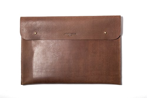 HOLZRICHTER Berlin Lederhülle für das Apple Macbook Pro Retina 15" in camel braun. Hochwertige Sleeve Tasche aus Leder für das Macbook 15 Zoll