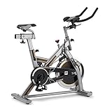 Manillar tipo triatlón con ajuste vertical y horizontal. Te permite entrenar en la mejor postura para un correcto pedaleo.