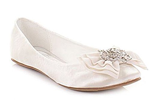 ladies cream low heeled shoes