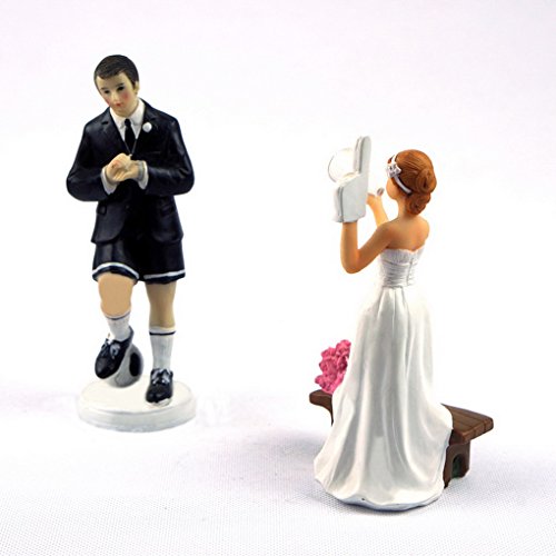 ACME Tortenfigur Tischdeko für die Hochzeitstorte Brautpaar mit Fußball,11*8*15cm (L*B*H) - 2