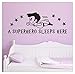 Produktbild A SUPERHERO SLEEPS HERE Abnehmbare Art Vinyl Wandbild Home Room Decor Wandaufkleber für Schlafzimmer Wohnzimmer Kinderzimmer Babyzimmer