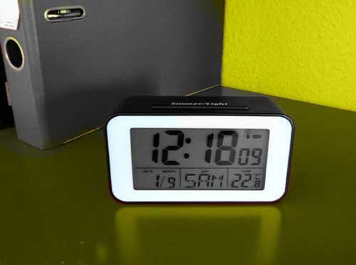 Funkuhr mit Thermometer Funkwecker wecker in schwarz [version:x8.5] by DELIAWINTERFEL - 5