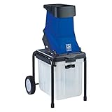 Das rotierende Doppel-Messer schafft auch Äste und anderes Schnittgut mit einem Durchmesser von bis zu 45 mm | Die so entstehenden Schnitze können wieder im eigenen Garten verwendet werden