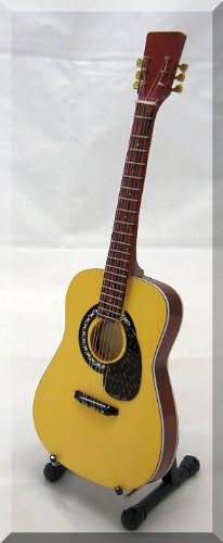 Preisvergleich Produktbild DOC WATSON Miniatur Gitarre Martin