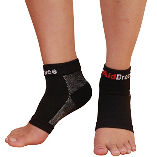 AidBrace Fascitis Plantar - Mangas De Pies Graduado Calcetines De Compresión (1 Par) - Talón Y El Arco De Apoyo para Hombres Y Mujeres Color Negro Small/Medium
