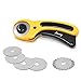 Amazy Rollschneider Set inklusive 1 + 5 Ersatzklingen (4 x glatt, 1 x gewellt) – Stoffschneider mit integriertem Schutzmechanismus zum Zuschneiden von Stoffen (Ø 45 mm)