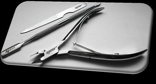 3 PCS SUIT NAIL CUTICLE SPOON PUSHER & NIPPER / CLIPPER FILE SET BRANDED