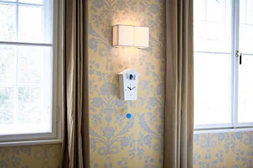 KooKoo BirdHouse weiss Wanduhr mit 12 natürlichen Vogelstimmen aus der Natur oder Kuckuck Kuckucksuhr moderne design Singvögel Uhr mit Pendel - 5