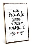 TypeStoff Holzschild mit Spruch - ECHTE Freunde ZÄHLT Man ZUR Familie - Grafik-Bild bunt, Schild, Wandschild, Türschild, Holztafel, Holzbild als Geschenk und Dekoration (19,5 x 28,2 cm)