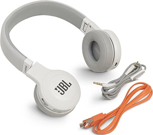 JBL E45BT On-Ear Ohraufliegender Bluetooth KopfhÃ¶rer Faltbar Inkl. Abnehmbares Verwicklungsfreies Textilkabel mit Universeller 1-Tasten-Fernbedienung mit Integriertem Mikrofon - WeiÃŸ