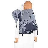 SPECIAL: In der Komforttrage in der Variante Outer Space mit Sternen sind eine Kopfstütze sowie eine Kapuze für das Kind integriert. Die gepolsterten Beinabschnitte sorgen für einen optimalen Komfort und Schutz für Ihr Kind.