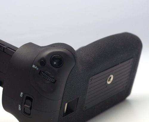 QUMOX Batterie poign e pour Canon BG-E11 BGE-11 EOS 5D Mark 3 III reviews QUMOX Batterie poign e pour Canon BG-E11 BGE-11 EOS 5D Mark 3 III