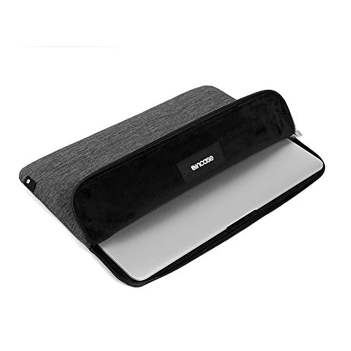 Incase ICON Sleeve Schutzh  lle f  r Apple Macbook Air 13 3  - schwarz  TENSAERLITE-Material I Kunstfell-Interieur I Magnetverschluss  - CL60686