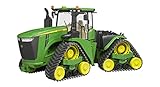 Der John Deere 9620X mit Raupenlaufwerk kann mit zahlreichen Anhängegeräten aus dem landwirtschaftlichen Bruder Sortiment kombiniert werden