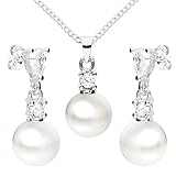 Klassisch, zierlich, hochwertig, filigran und Zeitlos - Zierliche Hängende Damenohrringe mit Steinen in Diamantform. Unsere hochwertigen filigranen Sterling Silberohrringe mit Stecker Verschluss sind aus 925er Sterlingsilber (Feingehaltstempel 925) Rhodiniert und haben eine Länge von 2,6cm. Elegante Ohrhänger. Anhänger - Runde Perle in Cremeweiß. Die Ketten haben eine Länge von 45cm. Da die Ketten nicht so lang sind, sind sie auch als Kinderkette oder Damenkette geeignet.