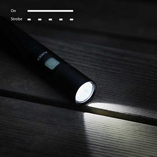 AUKEY Taschenlampe CREE LED, wiederaufladbar mit 2600 mAh AKKU, starkes Licht von 960 Lumen, IPX7 Wasserdicht, 4 Helligkeitsstufen und Stroboskop für Outdoor Sport (LT-SET6) - 2