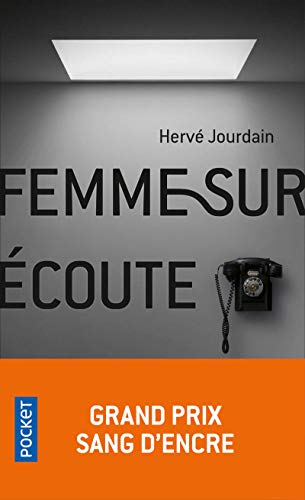 Femme sur écoute en ligne Femme sur écoute en ligne