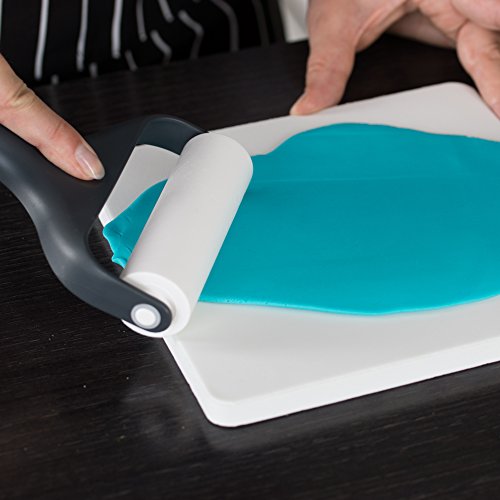 Chefarone Rosen Ausstecher Fondant Bundle (5tlg) – 3 Rose Cutter und 2 Modellierplatten (foam pads) - 2
