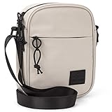 NACHHALTIGES MATERIAL: Sowohl Außen- als auch Innenstoff der Schultertasche bestehen zu 100% aus recycelten Plastik-Flaschen