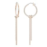 Apueste por un regalo de San Valentín glamuroso con este atrevido par de aros maxi de tendencia con diseño de nudo, símbolo del vínculo único entre dos personas.