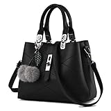 Raumwunder! - ausreichend Platz für dein Make-Up, dein Deodorant, deine Geldbörse, deine Sonnenbrille und deine Gesichts- und Pflegeprodukte die du immer bei dir tragen willst. Außerdem hast du Platz für eine 0,5 Liter Trinkflasche solltest du beim shoppen einmal Durst bekommen. ;)