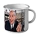 Produktbild Emaillierter Mug Becher aus Metall Louis de Funès wie am Schnürchen