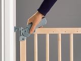 Geprüftes Türschutzgitter Treppenschutzgitter aus Massivholz. Breite 75,6 – 110,4 cm. Schwenkbares Kindersicherheitsgitter mit Einhand-Sicherheitsverschluss. TÜV / GS geprüft. Entspricht EN:1930:2011. - 2