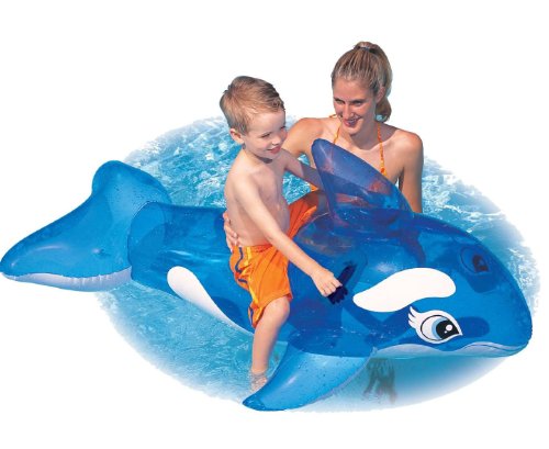 aufblasbare Blauwal zu reiten