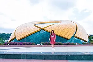 ARN D?cor Building with Girl Child Scenery Wall Sticker Wall Sticker for Bed Room Hall Office Kitchen for Home Decoration