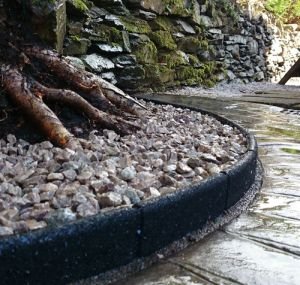 FlexiBorder – Wetterfeste, Rasenmäher-sichere, Flexible Garten Rasenkante – 6 x 1 Meter Länge in einem Pack (Schwarz) - 3