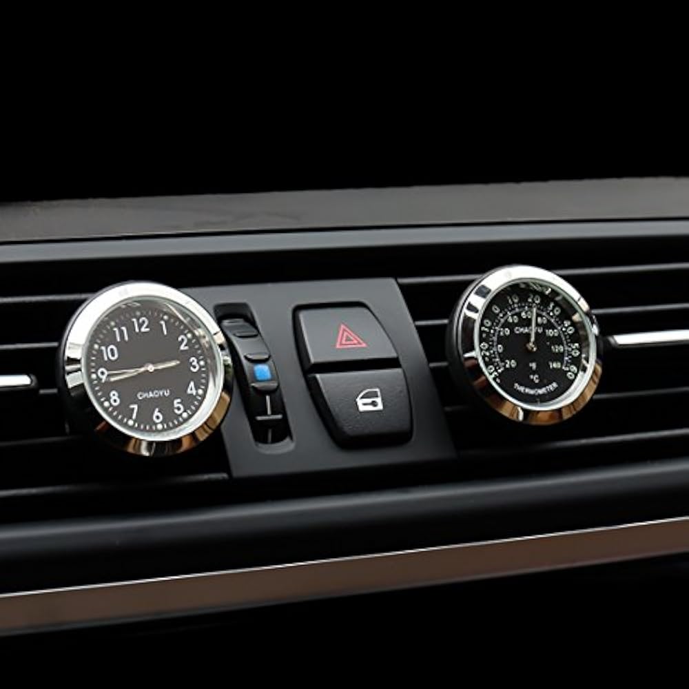 Автомобильные часы quarz-zeit cj-058 для bmw. Автомобильные часы кварц. Авто с часами на панели. Приборная панель. Часы автомобильные 60мм.