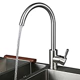 KOMFORT KENNT KEINE GRENZEN: Für Groß und Klein, jeder im Haus kann unseren Wasserhahn für die Küche bedienen.