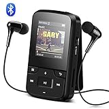【Venido con Funda y Banda del Brazo】: el paquete Venido con una funda silicona para evitar el contacto con el sudor y oferce protejer, una banda de brazo reflectante para más seguridad correr en la noche, el mp3 Solo peso 25 gramos, super ligero sin carga en ejercicio. Diseñado con un pequeño clip para llevarlo sujeto a alguna prenda, Perfecto para Correr.