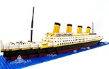 Das gesamte Titanic Schiff Diorama mit Eisberg und Meerplatten kommt auf 56x8x11 cm