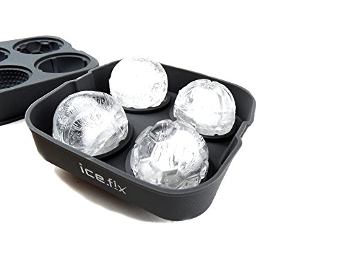 IceFix – XXL Eiskugelform für 4 Kugeln ★ NEUHEIT ★ 5cm Eiskugeln in Fußballlform ★ sportlich runde Eisbälle statt langweilige Eiswürfel ★ XXL Ice Balls für Kinder – von IceFix – Silikon Eisform – Eisbereiter | 2 Jahre Garantie (4er Form) - 3