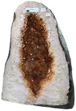 Diese kleine Citrin-Druse hat eine schön ausgeprägte Höhle.