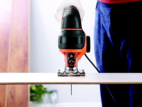 Black+Decker 620W Elektronik-Pendelhubstichsäge, Pendelhubsäge, max. 90mm Schnitttiefe (bei Holz), Hublänge 19mm, Holzsägeblatt, Geradschnittsägeblatt, Softgriff, 2m Kabel, inkl. Koffer, KS901PEK - 5